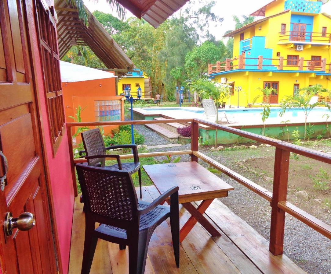 Livingston Resort Hotel Esterno foto