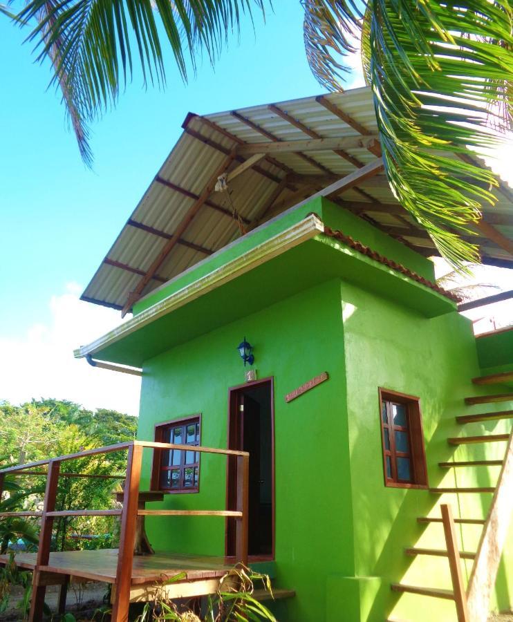 Livingston Resort Hotel Esterno foto
