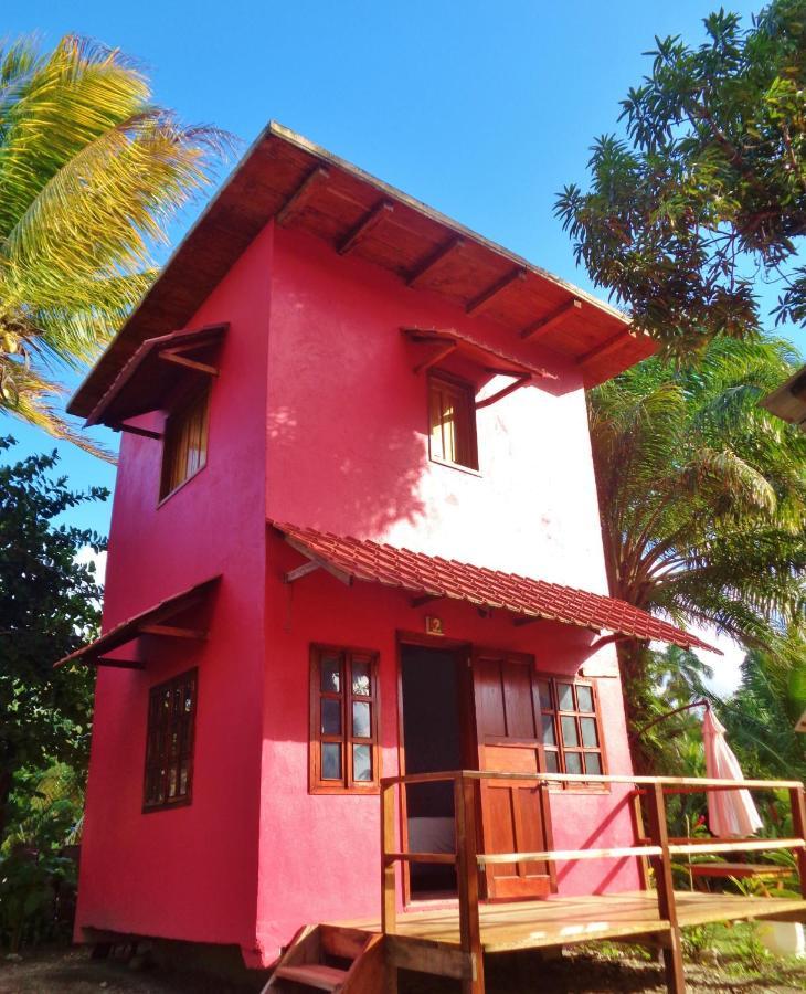 Livingston Resort Hotel Esterno foto