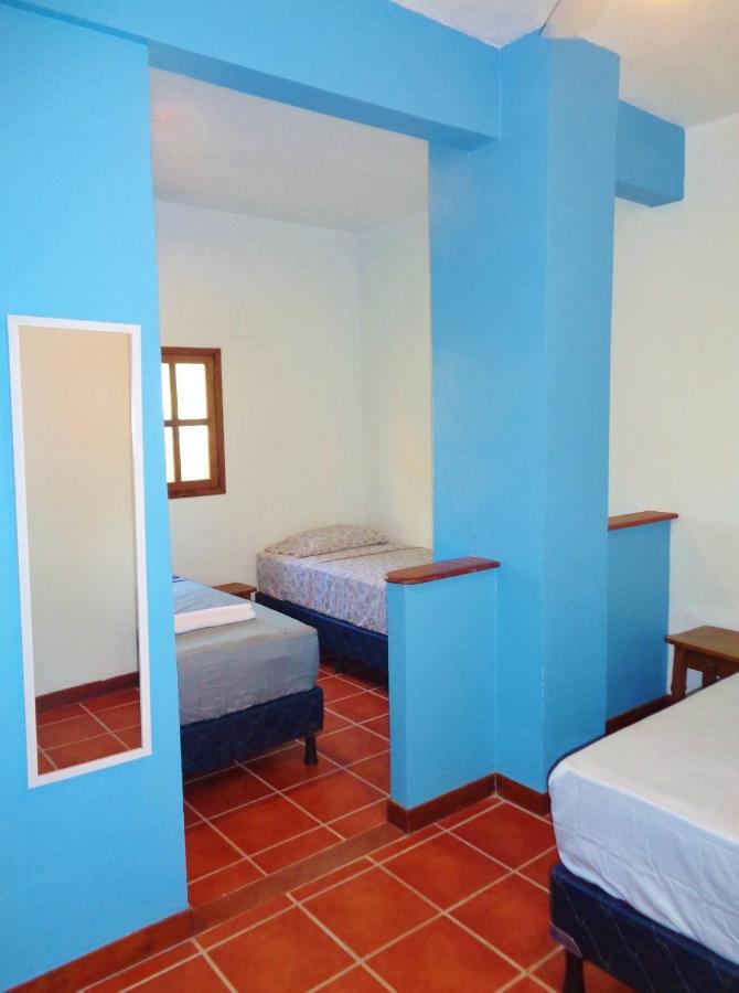 Livingston Resort Hotel Esterno foto
