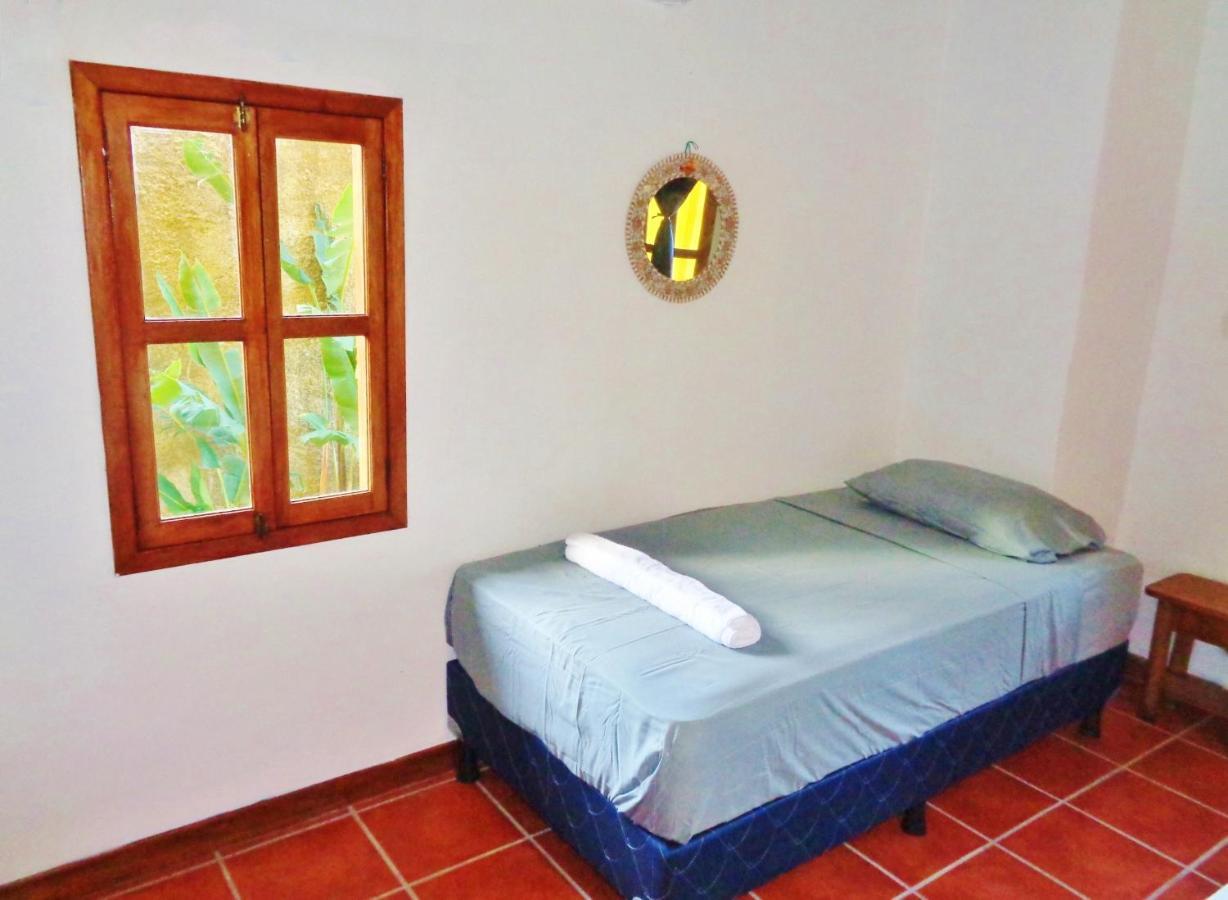 Livingston Resort Hotel Esterno foto