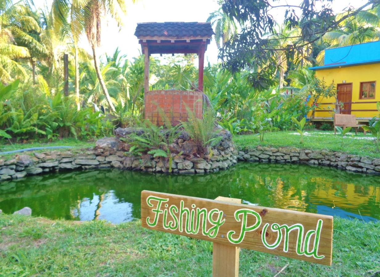 Livingston Resort Hotel Esterno foto