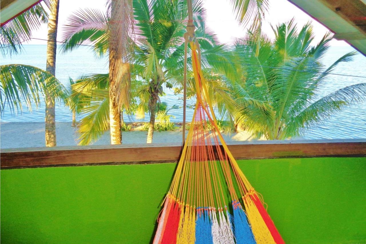 Livingston Resort Hotel Esterno foto